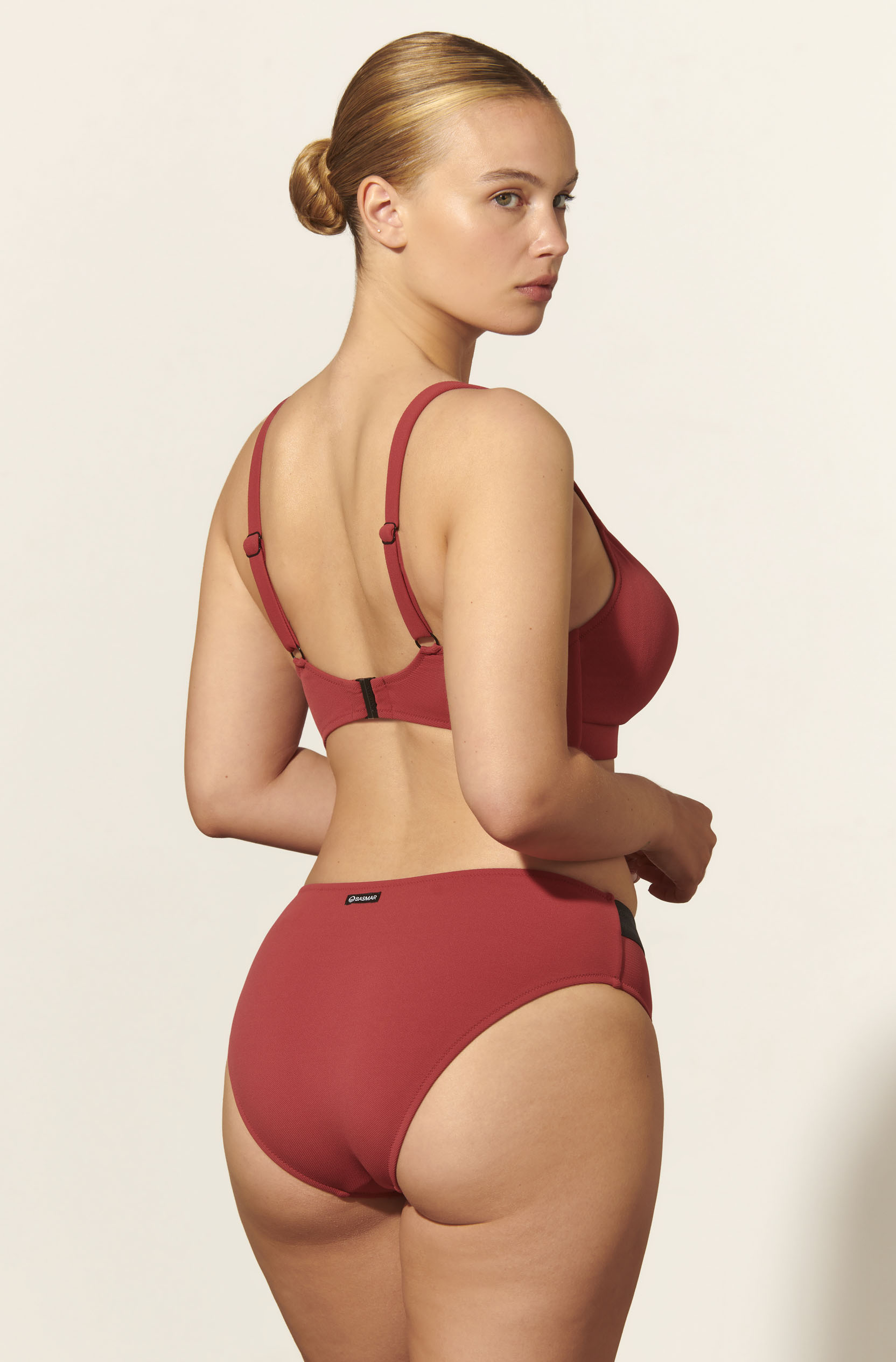 BAÑADOR TRIANGULAR DAPHNE - 48/105, LISO MAQUILLAJE BIKINI REDUCTOR TRIANGULAR DAPHNE COPA D - Imagen 4